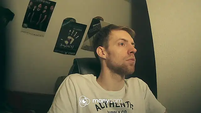 Snapshot of Milkyman7 chatting on March 9, 12:31 am Milkyman7 online show from March 9, 12:31 am