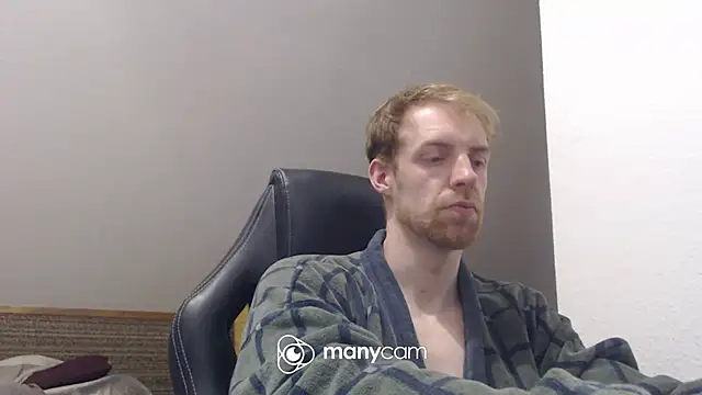 Snapshot of Milkyman7 chatting on October 11, 8:29 pm Milkyman7 online show from October 11, 8:29 pm