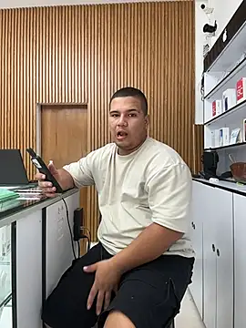 Snapshot of Patricio_02 chatting on July 15, 3:17 pm Patricio 02 online show from July 15, 3:17 pm