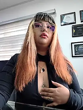 Snapshot of BelleVivianne chatting on April 25, 1:03 pm BelleVivianne online show from April 25, 1:03 pm