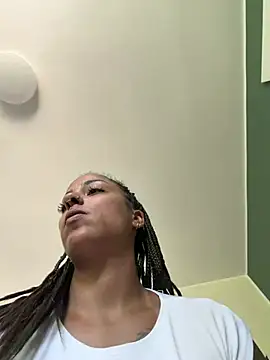 Snapshot of SweetPetiteNoir chatting on July 10, 9:56 am SweetPetiteNoir online show from July 10, 9:56 am