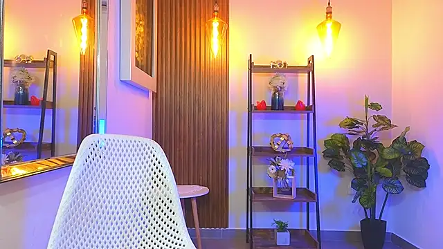 Snapshot of Cherry_Vixen_ chatting on April 27, 6:17 pm Cherry Vixen online show from April 27, 6:17 pm