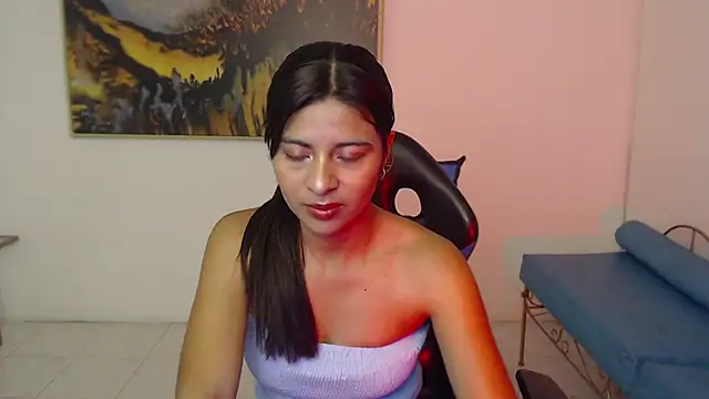 Snapshot of Lady_isabella_ chatting on April 30, 1:17 pm Lady isabella online show from April 30, 1:17 pm
