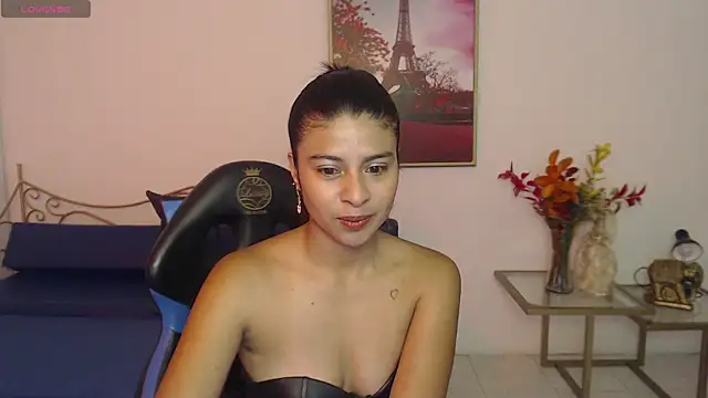 Snapshot of Lady_isabella_ chatting on May 29, 1:09 pm Lady isabella online show from May 29, 1:09 pm