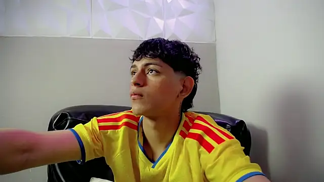 Snapshot of Yosepp_cum chatting on April 23, 3:41 am Yosepp cum online show from April 23, 3:41 am