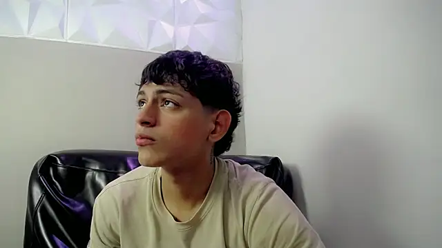 Snapshot of Yosepp_cum chatting on April 29, 3:43 am Yosepp cum online show from April 29, 3:43 am