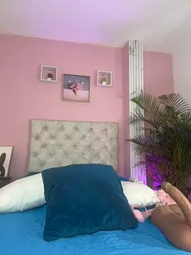 Snapshot of caro_lovings chatting on July 12, 3:41 am caro lovings online show from July 12, 3:41 am