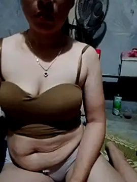 Snapshot of Tieuthu2 chatting on June 8, 4:18 pm Tieuthu2 online show from June 8, 4:18 pm