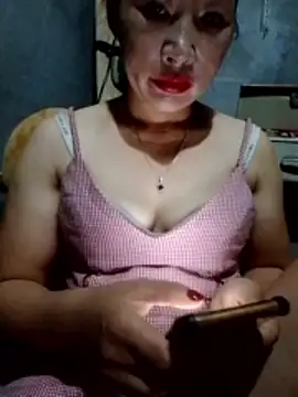 Snapshot of Tieuthu2 chatting on June 10, 12:15 pm Tieuthu2 online show from June 10, 12:15 pm
