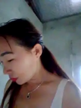 Snapshot of Tieuthu2 chatting on July 11, 12:24 am Tieuthu2 online show from July 11, 12:24 am