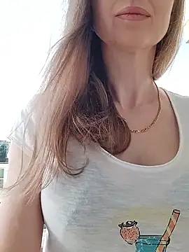 irresistibelle online show from May 14, 4:14 pm