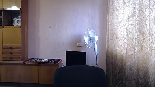 AlinaxJames online show from May 2, 6:51 am