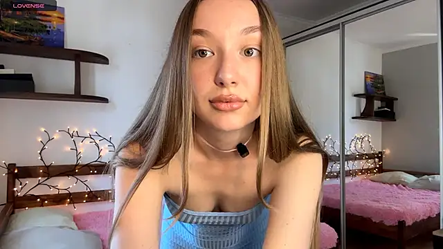 Snapshot of LessieKeisker chatting on May 21, 10:22 am LessieKeisker online show from May 21, 10:22 am