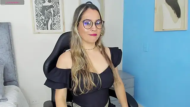Snapshot of sugar_milff chatting on June 9, 12:39 pm sugar milff online show from June 9, 12:39 pm