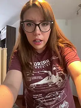 Snapshot of AliceMtz chatting on April 18, 7:58 pm AliceMtz online show from April 18, 7:58 pm