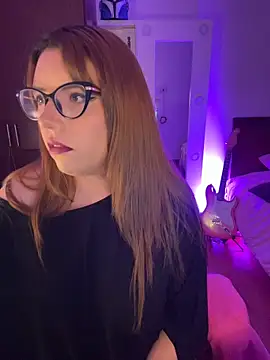 Snapshot of AliceMtz chatting on May 26, 10:50 pm AliceMtz online show from May 26, 10:50 pm