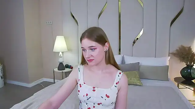 Snapshot of EmmiliRosse chatting on May 20, 10:27 pm EmmiliRosse online show from May 20, 10:27 pm