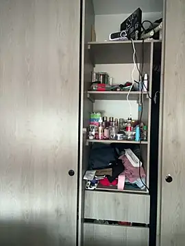 Snapshot of Soffy_20 chatting on May 15, 5:42 pm Soffy 20 online show from May 15, 5:42 pm