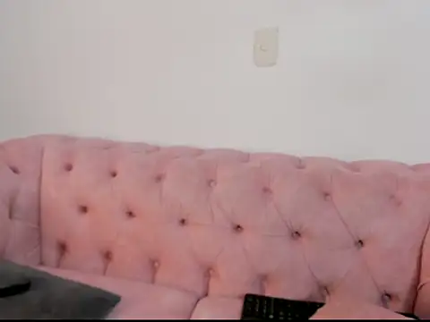 Melaniie Hill online show from April 22, 7:37 pm