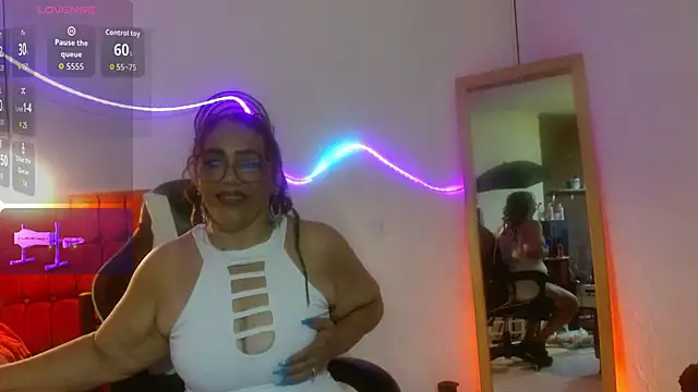 Snapshot of Sweet-Mommy-Milf chatting on May 3, 3:45 am Sweet-Mommy-Milf online show from May 3, 3:45 am
