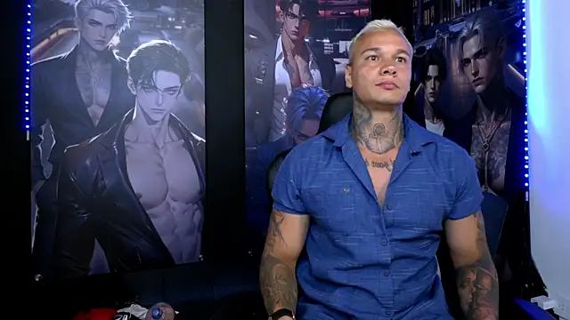 Snapshot of damian_becker chatting on June 21, 9:39 pm damian becker online show from June 21, 9:39 pm