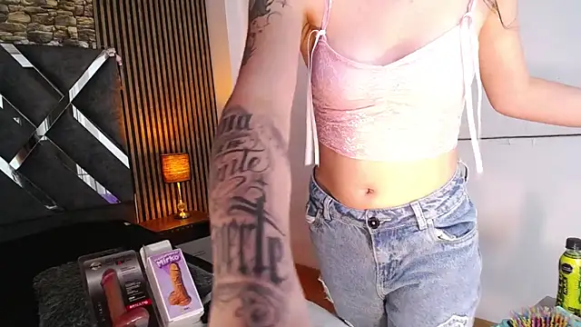 Veronica Lodge7 online show from April 22, 3:09 am