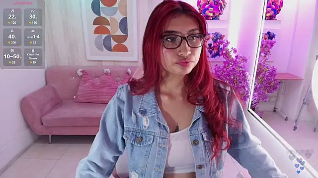Snapshot of Sofi_monroeee chatting on June 6, 7:29 pm Sofi monroeee online show from June 6, 7:29 pm