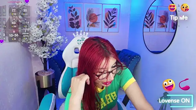 Snapshot of Sofi_monroeee chatting on June 9, 8:09 pm Sofi monroeee online show from June 9, 8:09 pm