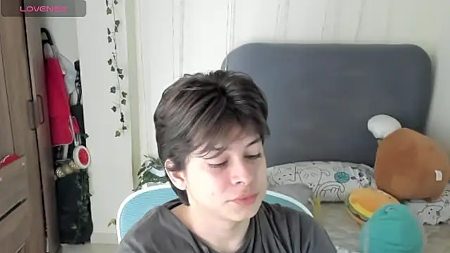 Snapshot of Felixzyn chatting on June 11, 6:39 pm Felixzyn online show from June 11, 6:39 pm