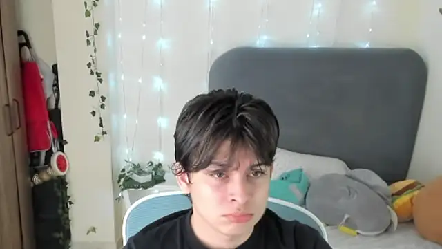 Snapshot of Felixzyn chatting on June 20, 7:16 pm Felixzyn online show from June 20, 7:16 pm