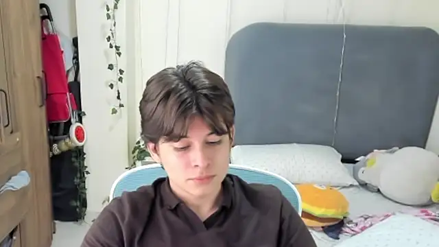 Snapshot of Felixzyn chatting on June 22, 7:11 pm Felixzyn online show from June 22, 7:11 pm