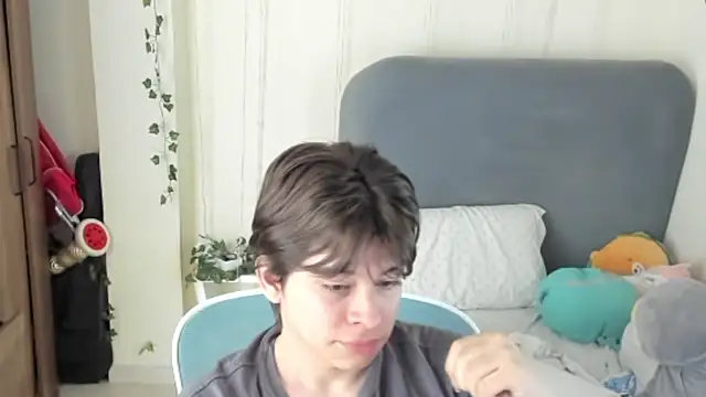Snapshot of Felixzyn chatting on July 5, 1:29 pm Felixzyn online show from July 5, 1:29 pm
