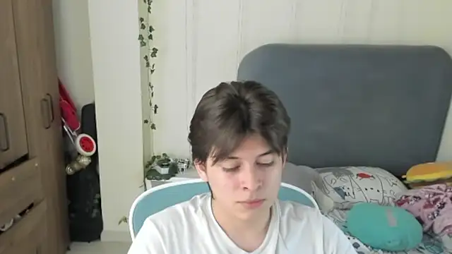 Snapshot of Felixzyn chatting on July 22, 7:49 pm Felixzyn online show from July 22, 7:49 pm