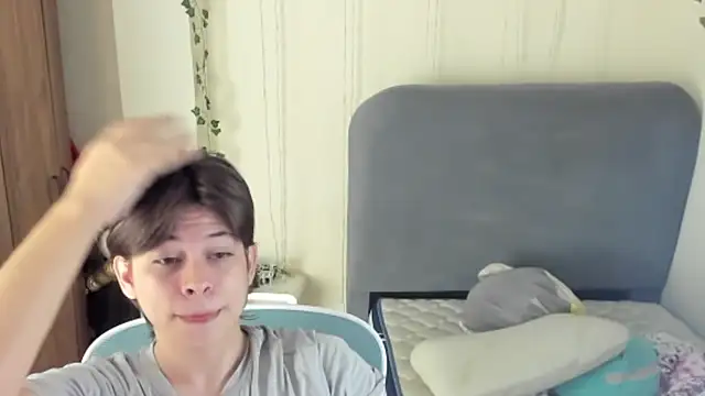 Snapshot of Felixzyn chatting on July 26, 6:59 pm Felixzyn online show from July 26, 6:59 pm