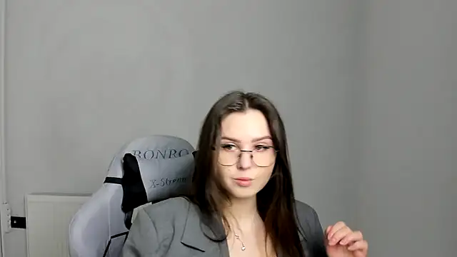 Snapshot of Regina_cute_ chatting on April 29, 11:36 am Regina cute online show from April 29, 11:36 am