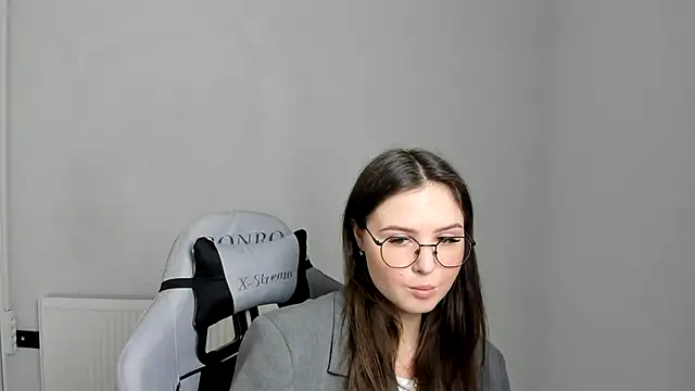 Snapshot of Regina_cute_ chatting on May 4, 11:39 am Regina cute online show from May 4, 11:39 am