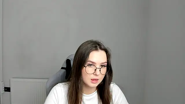 Snapshot of Regina_cute_ chatting on May 6, 11:26 am Regina cute online show from May 6, 11:26 am