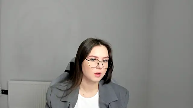 Snapshot of Regina_cute_ chatting on May 9, 6:29 am Regina cute online show from May 9, 6:29 am