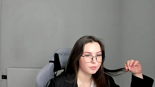 Snapshot of Regina_cute_ chatting on May 18, 11:27 am Regina cute online show from May 18, 11:27 am