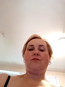 Snapshot of Svetlysvet chatting on April 22, 11:23 am Svetlysvet online show from April 22, 11:23 am