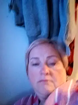 Snapshot of Svetlysvet chatting on April 24, 5:37 pm Svetlysvet online show from April 24, 5:37 pm