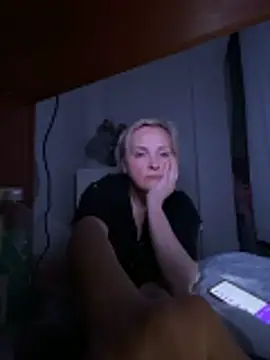 Snapshot of Svetlysvet chatting on April 28, 7:52 pm Svetlysvet online show from April 28, 7:52 pm
