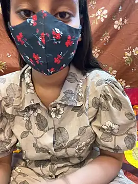 Snapshot of CuteHaseena chatting on May 2, 7:57 am CuteHaseena online show from May 2, 7:57 am