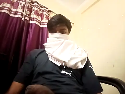 Snapshot of gajodhar20 chatting on April 19, 6:10 pm gajodhar20 online show from April 19, 6:10 pm