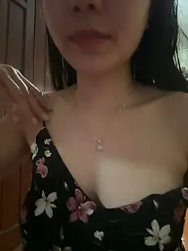 Snapshot of Yumiara chatting on May 9, 2:33 pm Yumiara online show from May 9, 2:33 pm