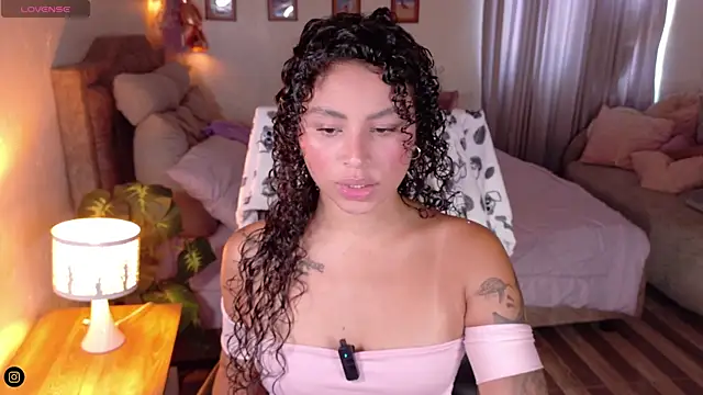 Snapshot of Marivimichel_s chatting on June 9, 4:40 pm Marivimichel s online show from June 9, 4:40 pm