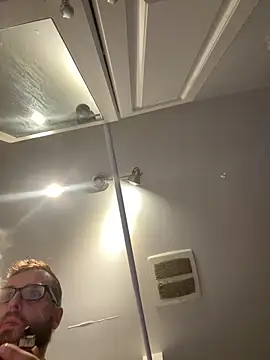 whithedick666 online show from May 2, 10:20 am