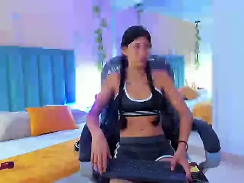 Snapshot of ARIANA_CRI-X chatting on April 27, 12:25 pm ARIANA CRI-X online show from April 27, 12:25 pm