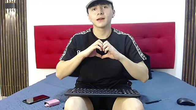 LunayDream online show from April 24, 11:23 am