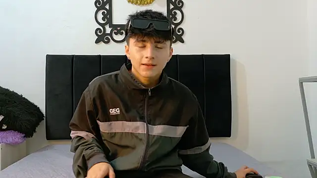 Snapshot of LunayDream chatting on June 23, 11:41 am LunayDream online show from June 23, 11:41 am